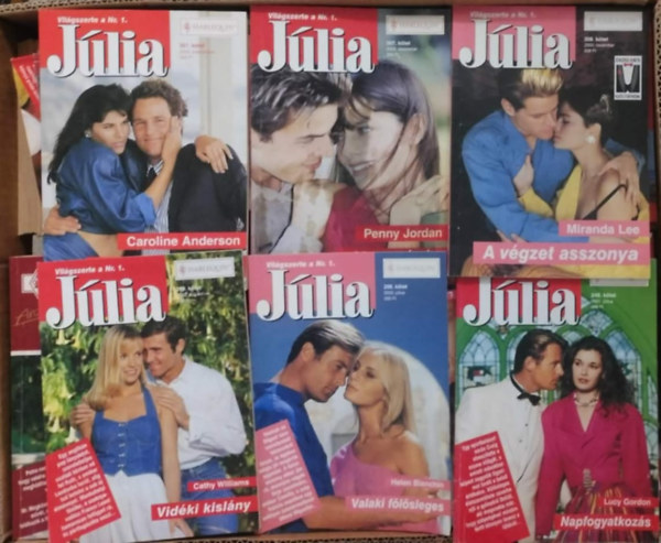 J�lia romantikus k�nyvcsomag 300 db