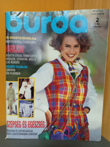ismeretlen - Burda Világdivat - 1993/2. Szám (Szépség és egészség; 79 divatújdonséág) Szabásminta mellékletekkel