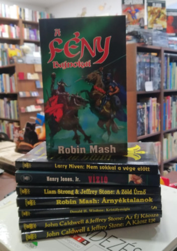 Robin Mash, John Caldwell & Jeffrey Stone Larry Niven - 8 db-os KNYVMENT AJNLAT, fantasy: A Kosz je+Az j kosza+Kristlymgia+rnyktalanok+A zld rn+Vzi+A Fny bajnokai+Nem sokkal a vge eltt