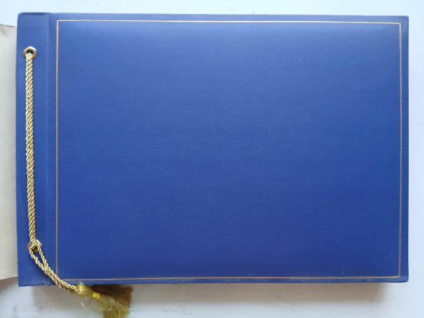 Üres újszerű fotóalbum