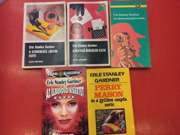 Erle Stanley Gardner - 5 db Erle Stanley Gardner könyv (Perry Mason és a gyilkos csapda esete,Az elbűvölő kisértet esete,Az álmos moszkitó esete,A rettegő örökösök esete,A szerencsés lányok esete)