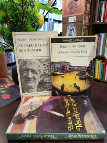 Ernest Hemingway - Ernest Hemingway 3 darabos csomag: Az �reg hal�sz �s a tenger, A foly�n �t a f�k k�z�, Vesz�lyes ny�r