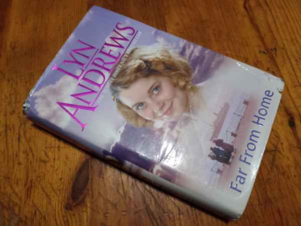 Lyn Andrews - Far From Home