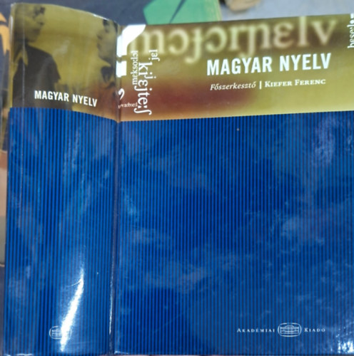 Kiefer Ferenc  ( f�szerleszt� ) - Magyar nyelv - akad�miai k�zik�nyve