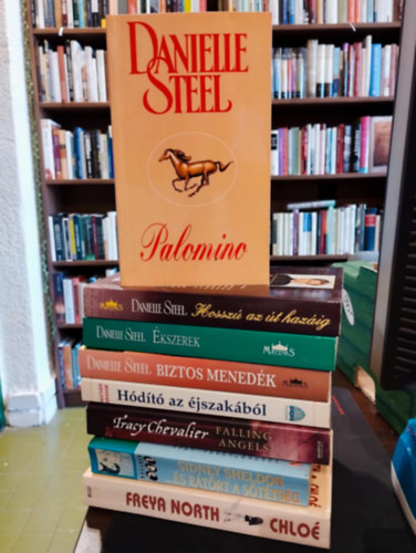 Sidney Sheldon, Tracy Chevalier, Heather Graham, Danielle Steel Freya North - Romantikus knyvcsomag 8 db-os KNYVMENT AJNLAT: Chlo, ...s rtrt a sttsg, Falling Angels(angol), Hdt az jszakbl, Biztos menedk, Hossz az t hazig, kszerek, Palomino