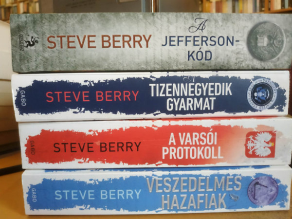 Steve Berry - 4 db Steve Berry: A Jefferson-k�d + Tizennegyedik gyarmat + A vars�i protokoll + Veszedelmes hazafiak