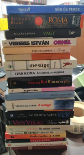 Nicholas Evans, Tisza Kata, Karafith Orsolya, Paulo Coelho, Vass Virg, Verebes Istvn Tbb szerz - 20 db szrakoztat irodalom: Revns+ A Zahir+Vulvu+A suttog+Szgyenls szerelem+A maffia-klub+Klikk+Vgy