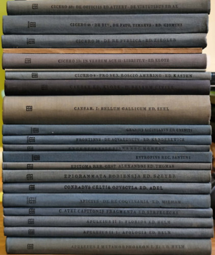 C. Atei Capitonis, Apicius, Conradius Celtis, Eutropius, Frontinus, Granius Licinianus, C.Julius Caesar, Marcus Tullius Cicero Apuleius - Bibliotheca Teubneriana - 5. k�nyvcsomag (21 k�tet)