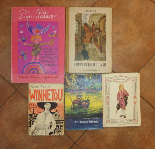 Rudyard Kipling, Karl May, Arkady Fiedler, John F. Burnett, Charles Dickens, J. M. Barrie - 5 klasszikus ifj�s�gi reg�ny + aj�nd�k: A Dzsungel k�nyve: Winnetoou, Az Orinoco foly�n�l, A kis lord, Copperfield D�vid, P�n P�ter