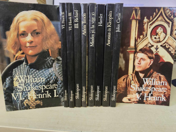 Wiliam Shakespeare - 10 db BBC k�tet, 8 m� K�NYVMENT� AJ�NLAT: VI. Henrik I-III.+ III. Rich�rd+ Ath�ni Timon+ Minden j�, ha v�ge j�+ Hamlet+ Antonius �s Kleop�tra+ Julius Caesar+ V. Henrik