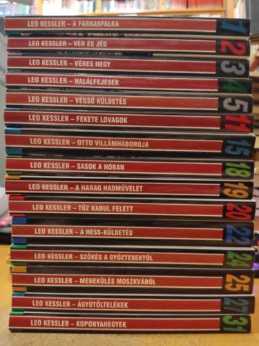 Leo Kessler - 15 db "A hbor kutyi" sorozat: A farkasfalka; Vr s jg; Vres hegy; Hallfejesek; Vgs kldets; Fekete lovagok; Otto villmhborja; Sasok a hban; A harag hadmvelet; Tz kabul felett; A Hess-kldets; Szks a gyztesek