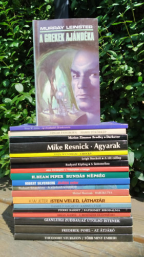 Frederick Pohl, Robert Silvenberg Rudyard Kipling - 20 db-os KNYVMENT AJNLAT, fantasy: Tbb mint emberi+Az tjr+Az utols istenek+A rendszer ellensgei+Baphomet birodalma+A szimultor+Isten veled, lthats+Harcikutya+Sttuscivilizci+Jvlt ember+Bunds npsg+Veszlyben