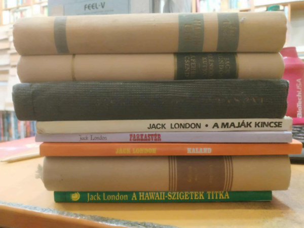 Jack London - 8 db Jack London: A Hawaii-szigetek titka; H�rom kisreg�ny: (A vadon szava, A besz�l� kutya, Orsz�g�ton); Farkasv�r; A maj�k kincse; Kaland; A vaspata; Az �nekl� kutya/A feh�r csend; Martin Eden