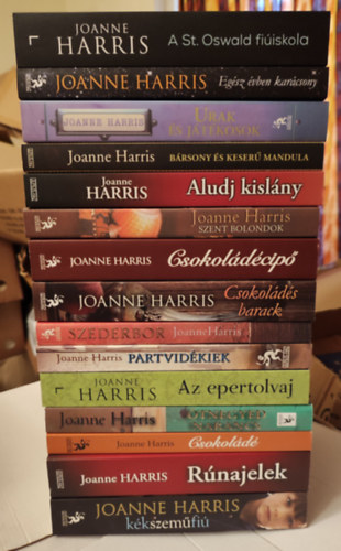 Joanne Harris - Joanne Harris knyvgyjtemny (15 darab knyv) / Csokold, Csokoldcip, Szederbor, tnegyed narancs, Rnajelek, Kkszemfi, Az epertolvaj, A St. Oswald fiiskola, Egsz vben karcsony, Szent bolondok, Aludj kislny, Partvidk