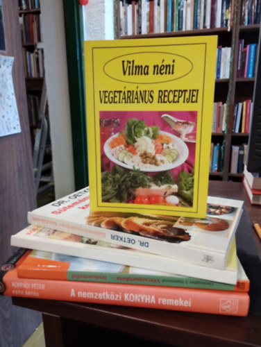 Dr. Ks Gbor-Csizmadia Andrs, Christopher J. Hammond, Korpdi Pter-Patyi rpd Oetker - Gasztro knyvcsomag 5 darabos KNYVMENT AJNLAT:  Vilma nni vegetrinus receptjei,  Stemnyesknyv kezdknek, Fzcske lpsrl lpsre, Vrcsoportdita- testkontrollal, A nemzetkzi konyha remekei