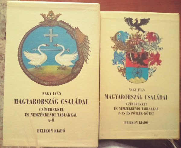 Nagy Iv�n - Magyarorsz�g csal�dai cz�merekkel �s nemzed�krendi t�bl�kkal I-VIII.