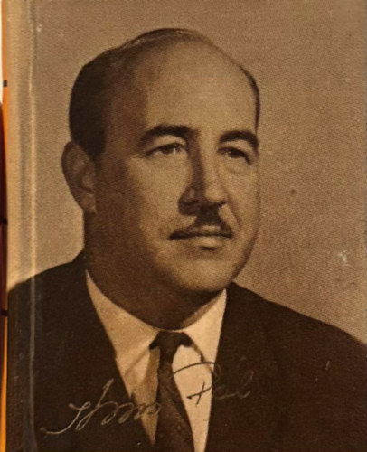 Az Athenaeum Nyomda dolgozói köszöntik Kiss Pál elvtársat nyugdíjba vonulásának alkalmából