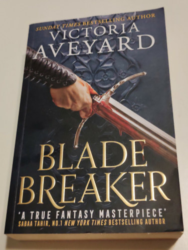 Victoria Aveyard - Blade Breaker