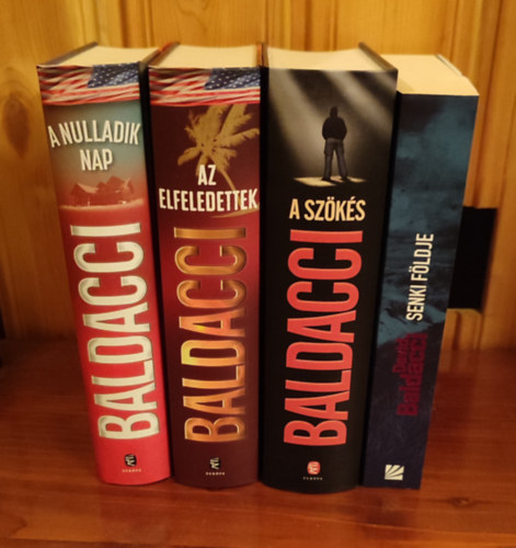 David Baldacci - John Puller sorozat 1-4. (A nulladik nap, Az elfeledettek, A sz�k�s, Senki f�ldje)
