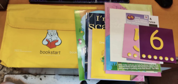 Bookstart csomag - Srga vzll tpzras mappban foglalkoztat fzetek gyerekeknek, angol nyelven