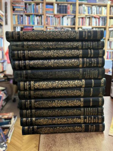 11 db a Magyar Írómesterek sorozatból