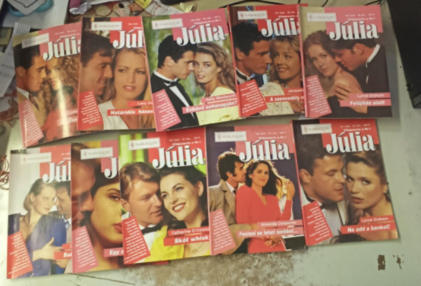Amanda Carpenter, Helen Brooks, Day Leclaire, Több szerző Lynne Graham - Júlia magazin 161-170. lapszámig: Ne add a bankot! - Festeni se lehet szebbet - Skót whisky - Egy szavát se hidd! - Babakaland - Felújítás alatt - A szenvedély mestere - Esküvő sohanapján? - Határidős házasság - Összezárva