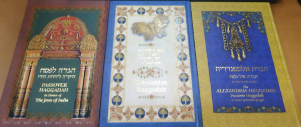 Matan Arts Publishers - Babylonian Haggadah + Passover Haggadah + The Alexandria Haggadah (3 ktet)