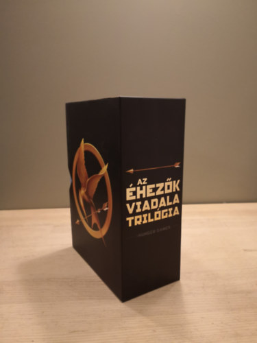 Suzanne Collins - Az éhezők viadala-trilógia - Díszdobozban