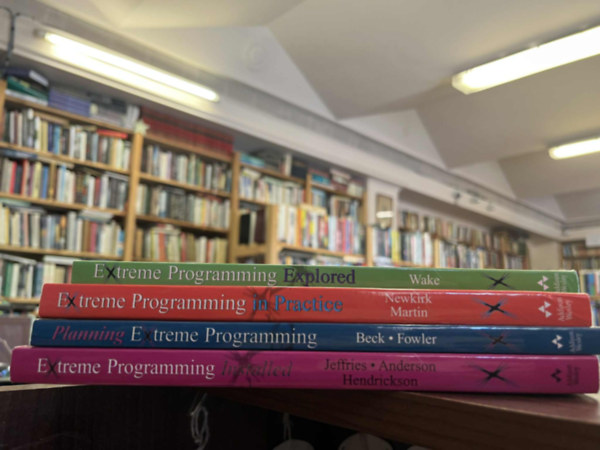 4 db a The XP Series-ből angol nyelven