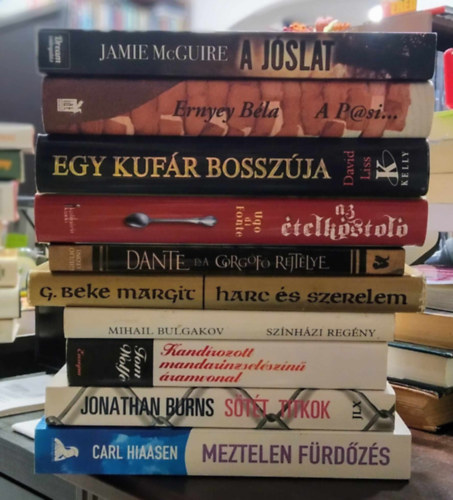 Ernyey Bla, Jamie McGuire Mihail Bulgakov - 9 db vegyes m: Meztelen frdzs+Stt titkok+Sznhzi regny+Harc s szerelem+Dante s a gorgf rejtlye+Az telkstol+Egy kufr bosszja+A pasi+A jslat