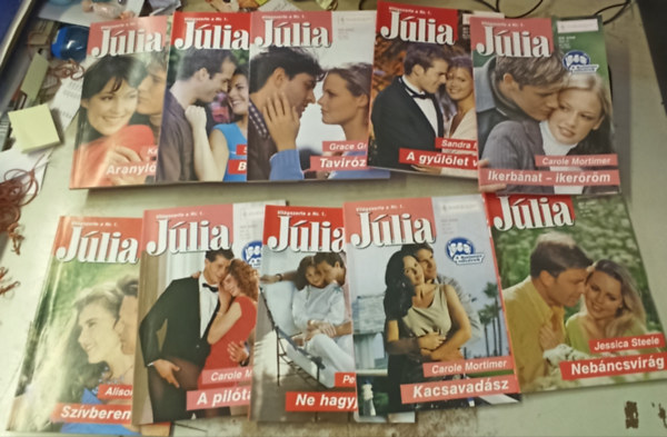 Carole Mortimer, Penny Jordan, Alison Fraser, Tbb szerz Jessica Steele - 10 Jlia magazin (321-330) lapszmig: Nebncsvirg +Kacsavadsz +Ne hagyj rvn! +Szvberendez +Ikerbnat-ikerrm +A gyllet vge +Tavirzsa +Bbjtk +Aranyl hajnal +A piltalny