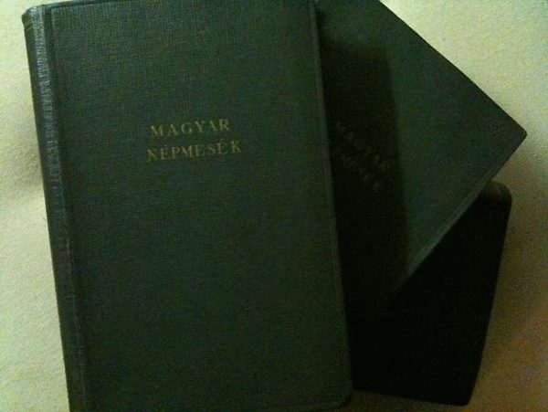 Sz�pirodalmi K�nyvkiad� - Magyar n�pmes�k I-III.