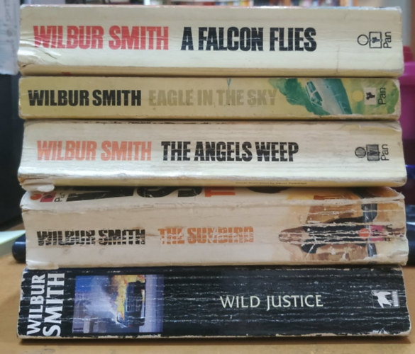 Wilbur Smith - 5 db Wilbur Smith: A Falcon Flies + Eagley in the Sky + The Angels Weep + The Sunbird + Wild Justice