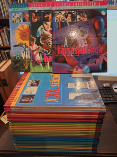 36 db-os Gyermekek Enciklop�di�ja K�NYVMENT� AJ�NLAT: Az emberi test, Az erd�, Eml�s�k, Kal�zok �s korz�rok, A vil�g n�pei, Az �ghajlat �s az emberek, A pillang�k, A gyerekek vil�ga, Az �let titkai, A macsk�k, A kuty�k, Az �r�s,