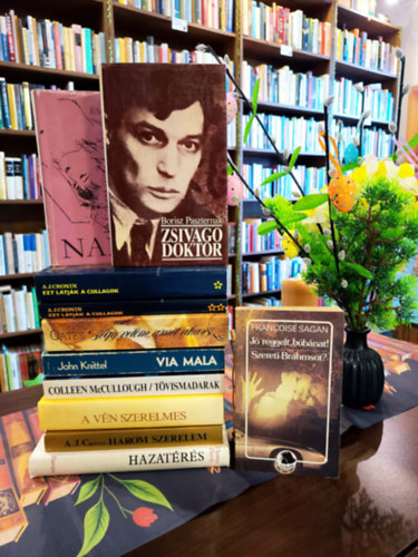 A. J. Cronin, szerk. Herczeg Gyula, Colleen  McCullough, John Knittel, Joyce Carol Oates, Emil Zola, Borisz Paszternak, Francoise Sagan Thomas Hardy - Vil�girodalom k�nyvcsomag 10 darabos K�NYVMENT� AJ�NLAT: Hazat�r�s, H�rom szerelem, A v�n szerelmes (R�gi olasz kom�di�k), T�vismadarak, Via Mala, T�gy velem, amit akarsz, Ezt l�tj�k a csillagok I-II., Nana, Zsivago doktor