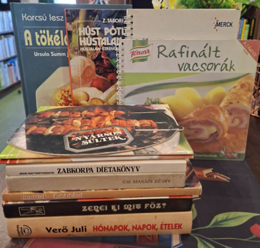 Z. T�bori Piroska, Ursula Summ, Jean Satterthwaite, Ver� Juli Korp�di P�ter-Patyi �rp�d - 12 db-os szak�csk�nyv K�NYVMENT� AJ�NLAT: Hidegkonyhai remekek (Receptek a nagyit�l), �nnepi �telek (Receptek a nagyit�l), Ny�rson s�ltek, H�st p�tl� �telek h�stalan napokra, A t�k�letes �trend,