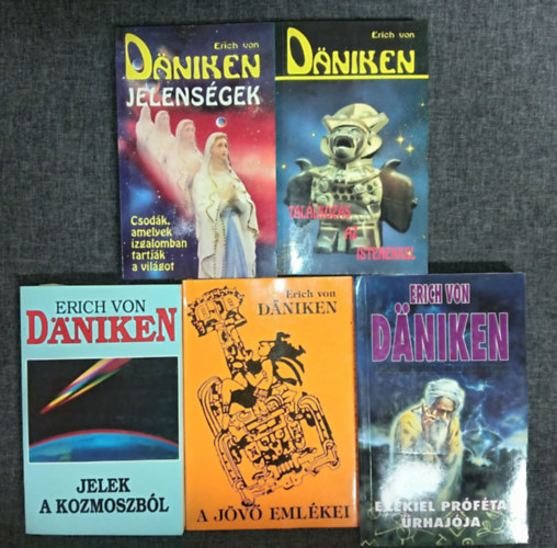 Eric Von Daniken - (5db) Erich Von Daniken k�nyvcsomag: Jelens�gek / Tal�lkoz�s az Istenekkel / Jelek a kozmoszb�l / A j�v� eml�kei / Ez�kiel pr�f�ta �rhaj�ja
