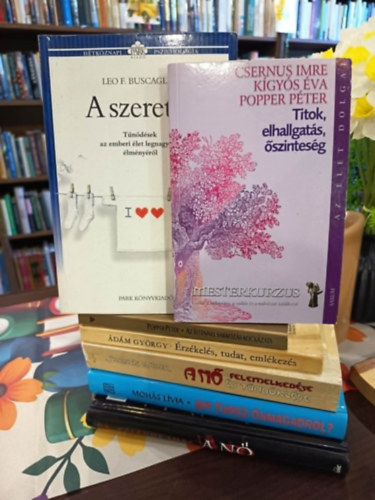 Dr. Csernus Imre - Dr. Kígyós Éva - Dr. Leo F. Buscaglia, Ádám György, Szendi Gábor, Mohás Lívia, Dr. Csernus Imre Popper Péter - Pszichológia könyvcsomag 7 darabos KÖNYVMENTŐ AJÁNLAT: Titok, elhallgatás, őszinteség, A szeretet, Az Istennel sakkozás kockázata, Érzékelés, tudat, emlékezés ..., A nő felemelkedése és tündöklése, Mit tudsz önmagadról?, A nő