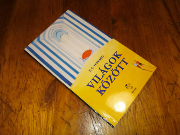 T. C. Howard - Vil�gok k�z�tt