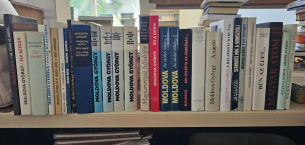 Moldova Gy�rgy - 28db Moldova Gy�rgy k�tet, K�NYYMENT� AJ�NLAT: Lopni tudni kell+ �rny�k az �gen+ Magyar atom+ B�n az �let+ Magyarorsz�g szennybemenetele+ A jog zsoldosai+ Szabad�ts meg a gonoszt�l+ A Balaton elrabl�sa+ A napl�+ Malom a pokolban- A v�