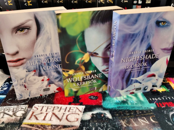 Andrea Cremer - Nightshade 1-3. Az �rz�k, Wolfsbane - A keres�k,  A d�nt�s, Nightshade+ Wolfsbane+ Bloodrose