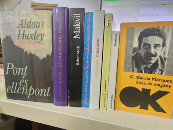 Robert Merle, R. Merle, Boris Vian, Hans Habe, Roald Dahl, John Fowles, Gabriel Garc�a M�rquez Aldous Huxley - 8db reg�ny, K�NYVMENT� AJ�NLAT: Pont �s ellenpont+ J� v�rosunk, P�rizs+ Malevil+ �lj�nk meg minden rohad�kot+ Az �rd�g �gyn�ke+ Szuperpemp�+ Mantissza+ Sz�z �v mag�ny (kopottas!)