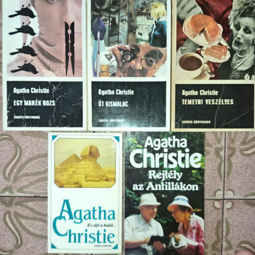 Agatha Christie - (5db) Agatha Christie krimi könyvcsomag: és eljő a halál... / Rejtély az Antillákon / Temetni veszélyes / Öt kismalac / Egy marék rozs
