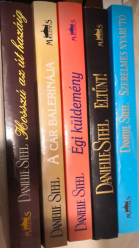 Danielle Steel - 5 db Danielle Steel k�nyv - Szerelmes ny�rut� - Elt�nt - �gi k�ldem�ny - A c�r balerin�ja - Hossz� az �t haz�ig