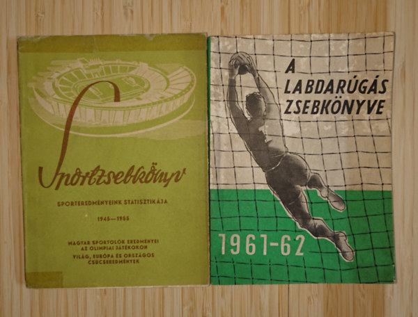 2 sportzsebkönyv: Sportzsebkönyv 1945-1955, A labdarúgás zsebkönyve 1961-62