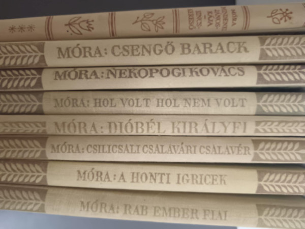 M�ra Ferenc k�nyv egy csomagban 8db