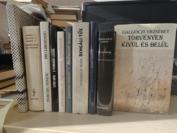 Kodolnyi Jnos, Regs Istvn Attila, G. Hajnczy Rzsa, Karinthy Ferenc, Jkai Anna, Szerb Antal, Herczeg Ferenc, Tandori Dezs Galgczi Erzsbet - 10db regny, KNYVMENT AJNLAT: Trvnyen kvl s bell+ n vagyok+ Homo Sapiens+ Bengli tz+ Budapesti tavasz+ Szeretteink, szerelmeink+ A Pendragon-legenda+ Pro libertate!+ Meghalni ks, lni tl korn+ 135 lehetetlen trtn