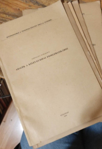 Voigt Vilmos, Rzsa T. Endre, Sallay Gza, Jaroslava Pasiakova Bizm Lenke - Filolgiai Kzlny klnlenyomatok: Egy Reverdy-vers vilga + Verga plyakezdse + Adalk a kelet-eurpai problematikhoz + A Mfajhierarchia s a strukturlis elemzs s kommmunikcielmleti megkzeltse + ...