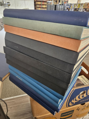 Ez a divat 1977, 1978, 1979, 1980, 1981, 1982, 1983, 1984, 1985, 1986, 1987, 1988, 1989 (13db Évfolyam együtt)