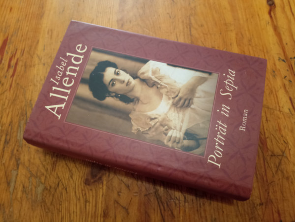 Isabel Allende - Portrat in Sepia